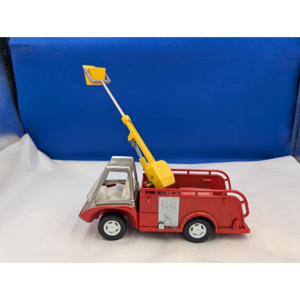 1969 Hubley Fire Truck Red W Bucket Gabriel Industries Mighty Diecast Metal